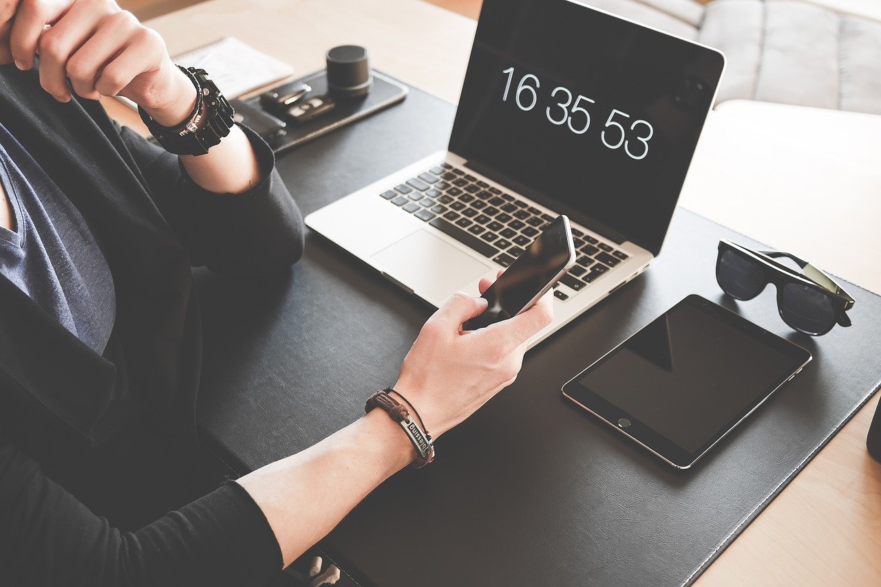 lady using computer