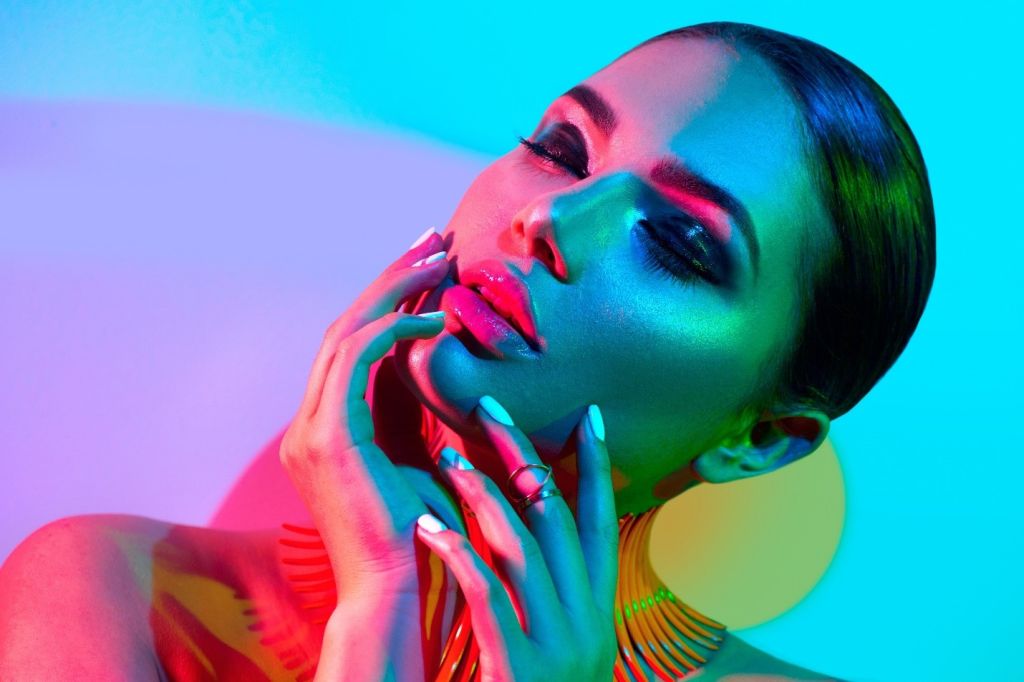 Free stock Image website trending for blogs from the free stock Image of a lady in color